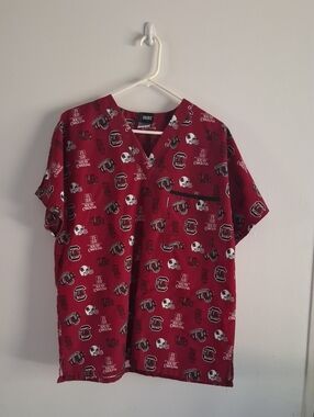 Women’s Garnet Short Sleeve V-Neck Top with Collegiate Print